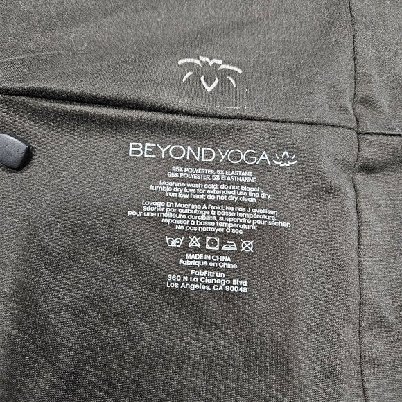 Beyond Yoga NWOT Grey‎ Infinity Scarf Zipper Pocket Lightweight Womens Accessory - Picture 2 of 5